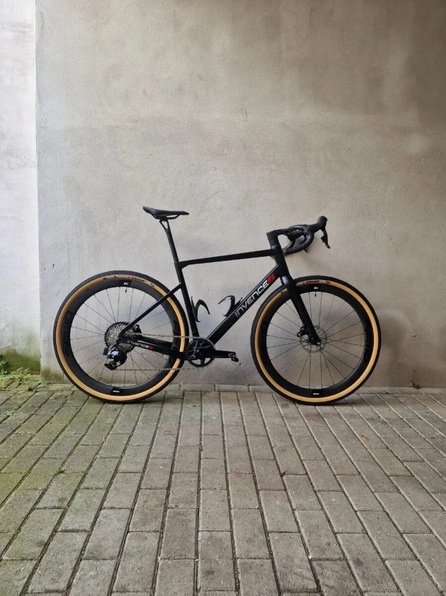 Invence Twist Gravel Sram Rival AXS Black On Black Large 2024
