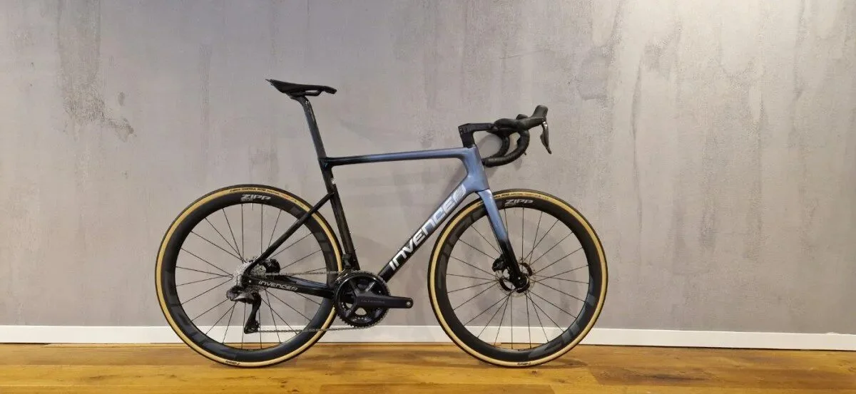 Invence R One Custom Steel Blue 56cm 2026